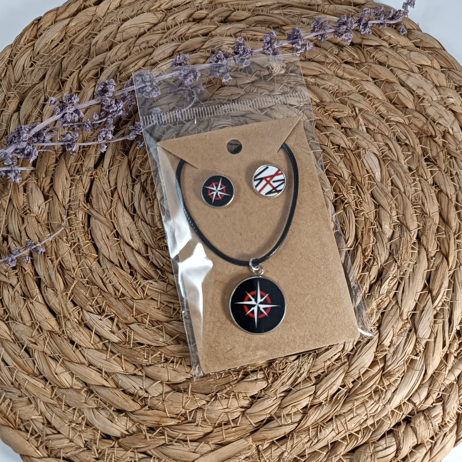 Colgante y pendientes Stray Kids